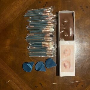 Blue Makeup Brush Set with Eyelash Kit